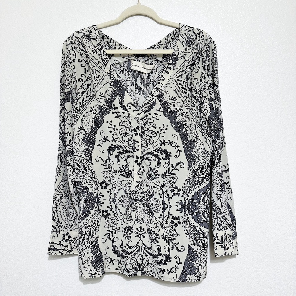 Graham & Spencer 100% Silk V-Neck Blouse S